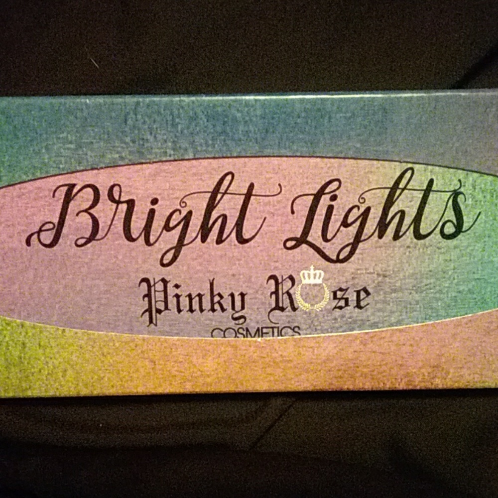 Pinky Rose Cosmetics Bright Lights Eyeshadow palle